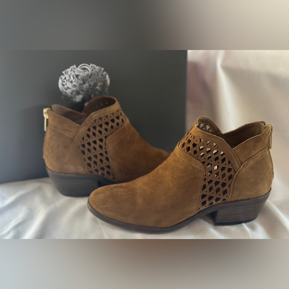 Vince Camuto VC-Perdula Pumpernickel Suede Booties
